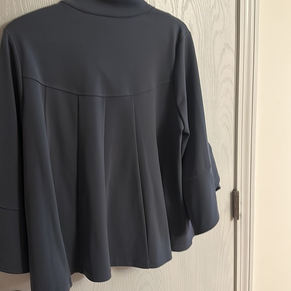 Brand NEW beautiful Cloak - Picture 4 of 4